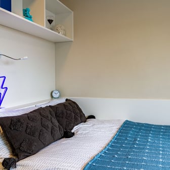 Silver En Suite - Image 6